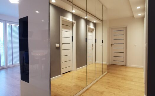 Gdynia Chwarzno/ 4 pokoje/ taras/ m. postojowe